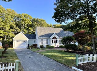 14 Seafarer Ln, Hyannis, MA 02601