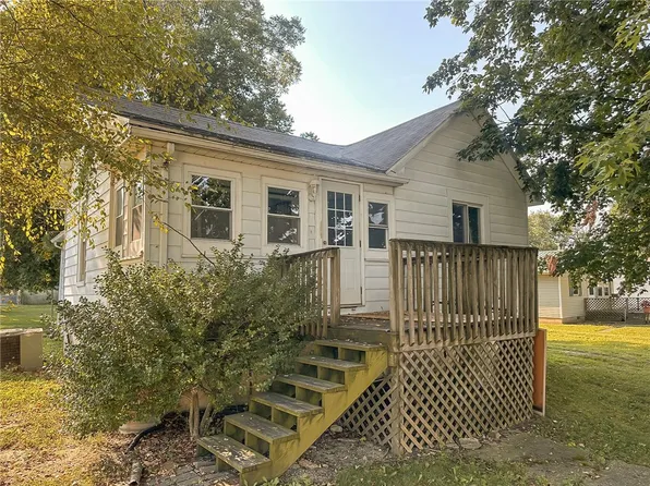 470 Elm Ave, Neoga, IL 62447