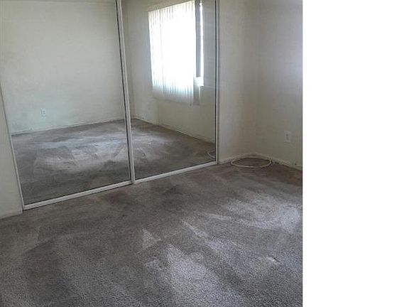 3rd image of 2406 W Jefferson Blvd APT 3