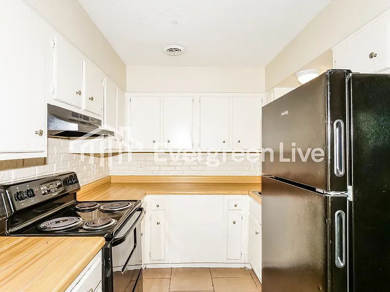 6356 Leamont Dr — Photo 5