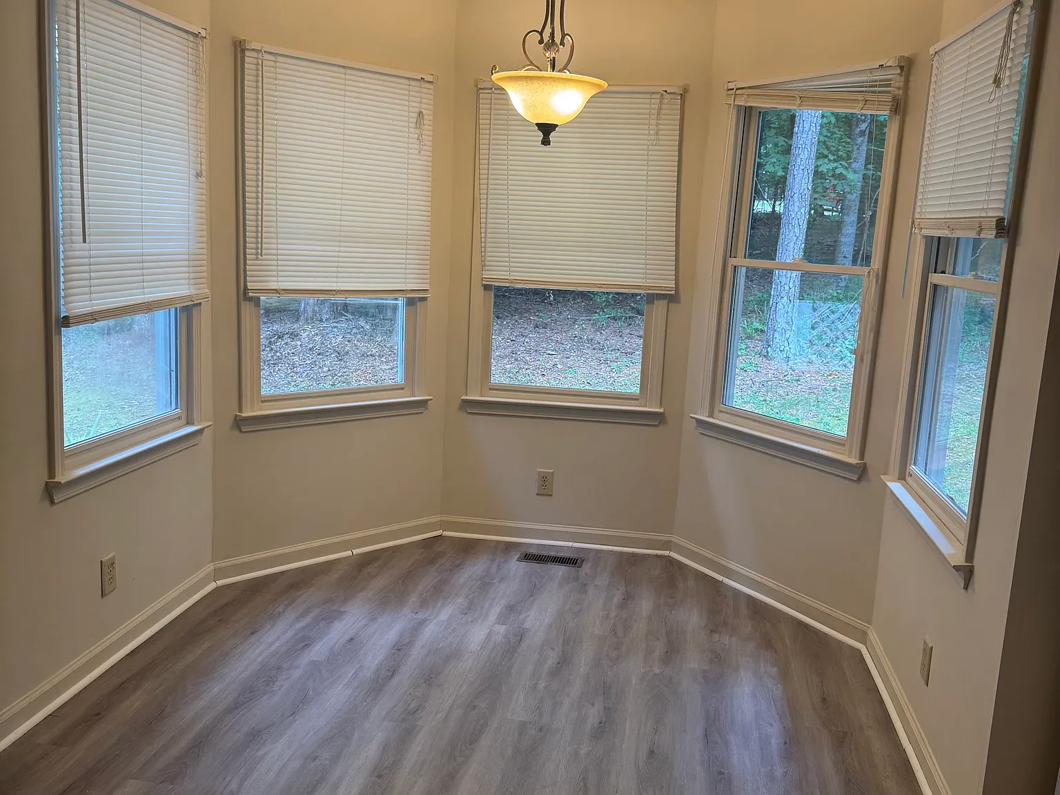 3 bed, 1632 sqft, $1,899 — Photo 3