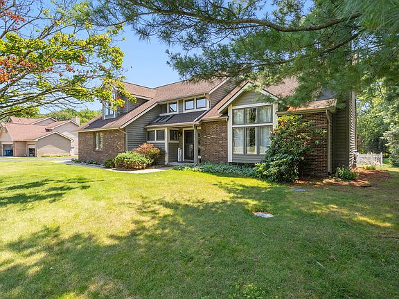 2nd image of 111 Tiffany Ln