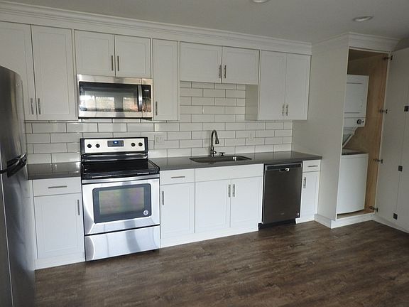 2nd image of 1069 Naranca Ave APT E