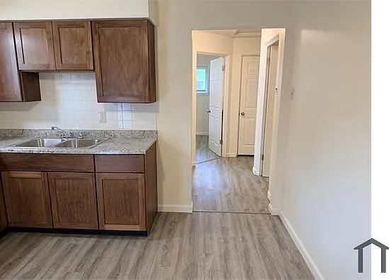 1109 Walker Ave — Photo 6