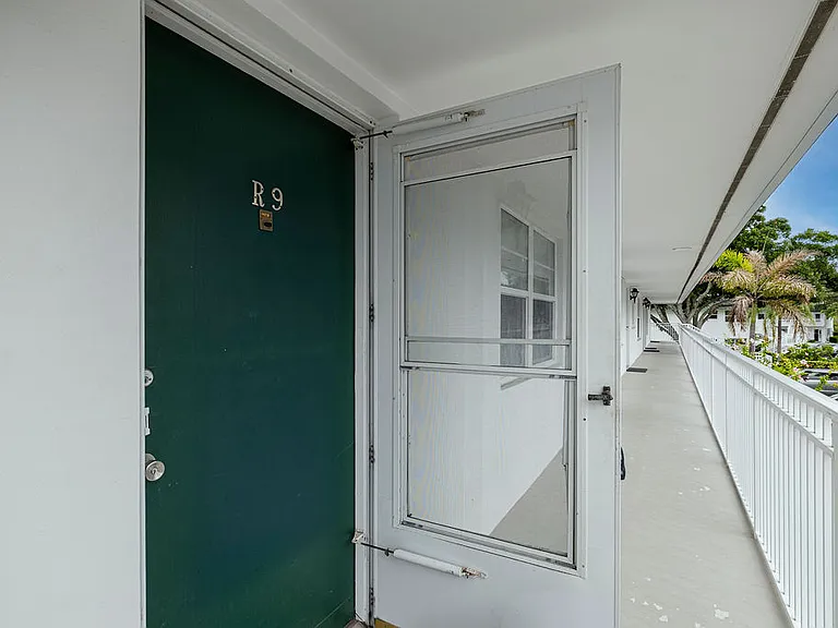 2800 Indian River Blvd #R9 — Photo 11