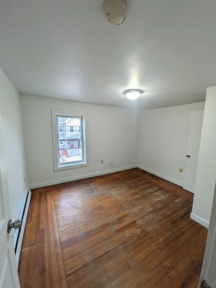 Building Photo - 171 Frank St #B