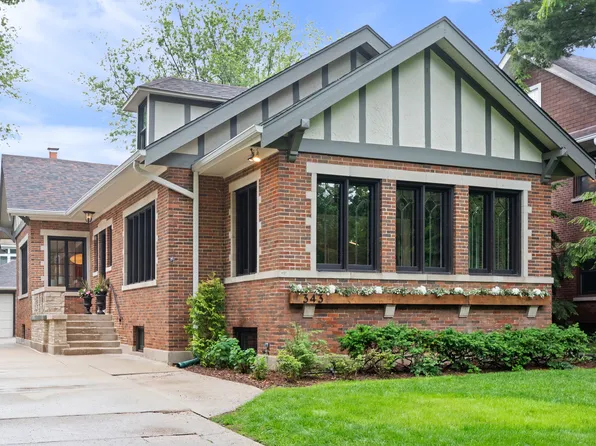 343 Washington Ave, Wilmette, IL 60091