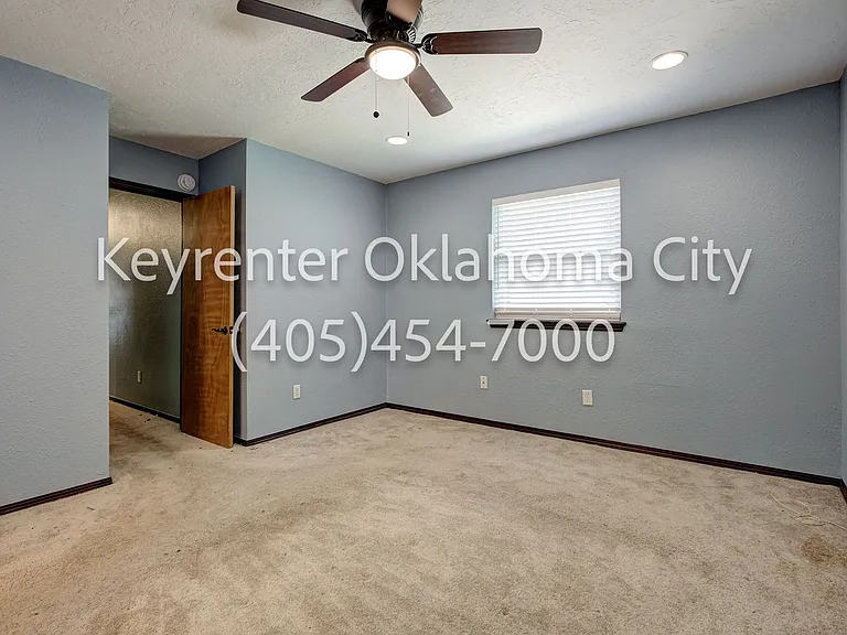 10912 N Blackwelder Ave — Photo 21