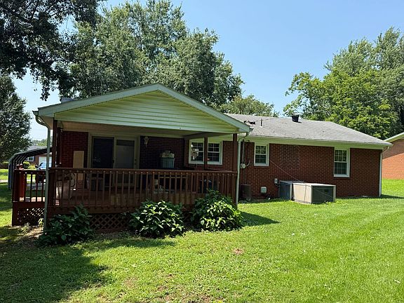 3rd image of 610 Mockingbird Ave