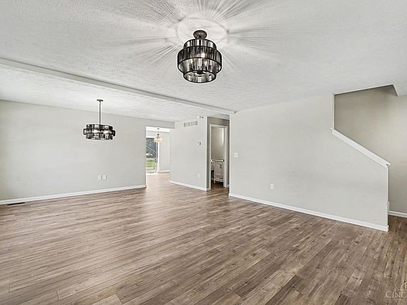 3rd image of 423 Lorelei Dr