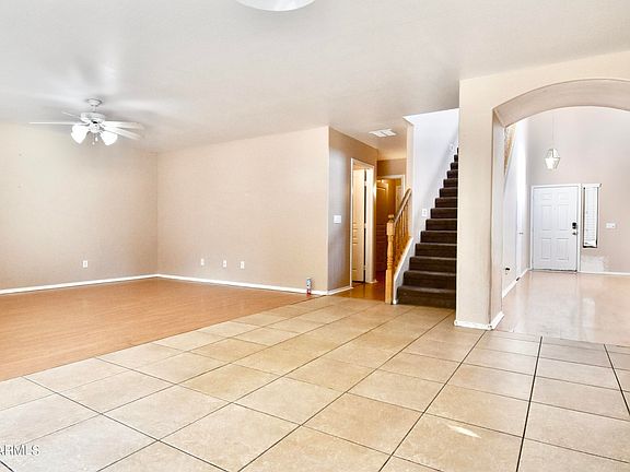 3rd image of 10525 W ROANOKE Avenue