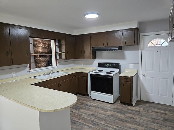 4th image of 908 Sunflower Dr
