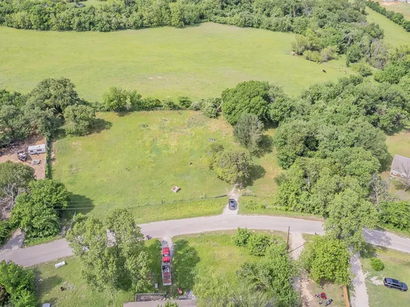 237 Overland Trl, Azle, TX 76020