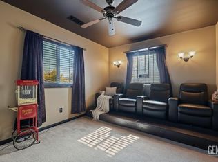 10114 Oporto Way, Bakersfield, CA 93306