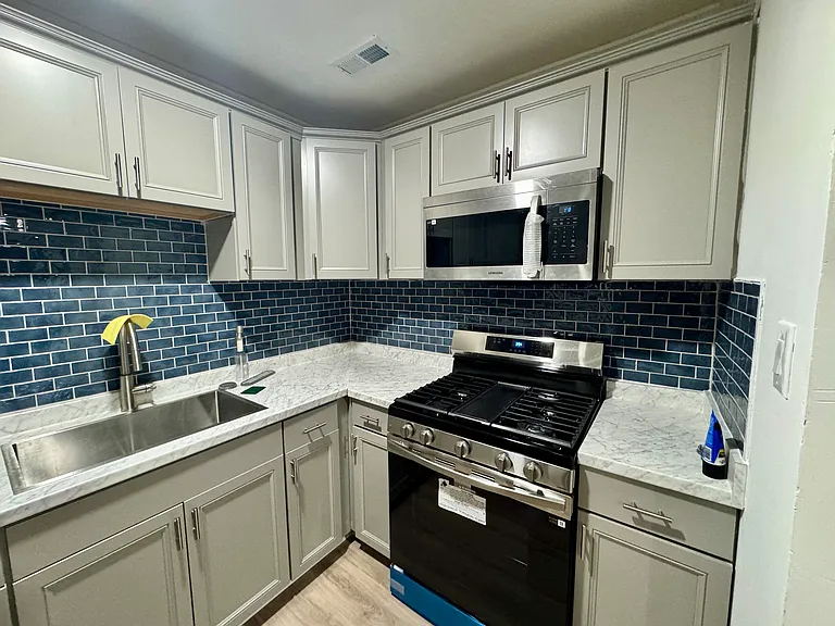 410 Lynn Rd — Photo 2