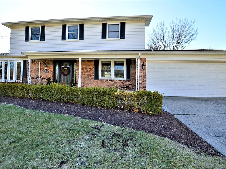 42215 Ladywood Dr — Photo 3