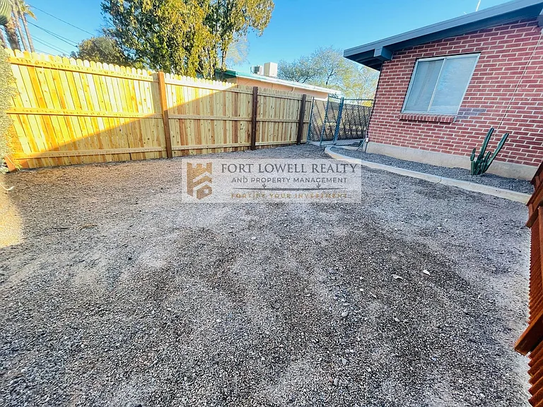 1302 N Richey Blvd — Photo 15