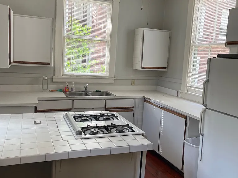 23 E 37th St #1 — Photo 2