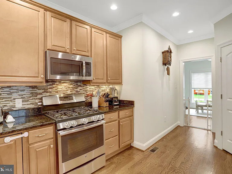 2862 Rosemary Ln — Photo 19