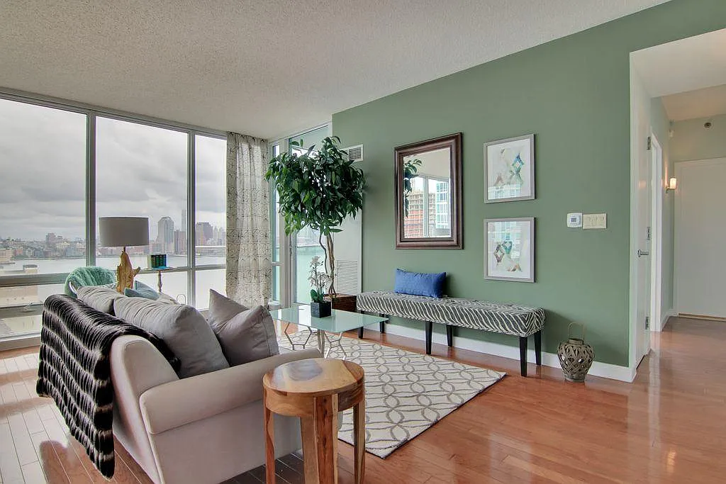 2 bed, 1335 sqft, $6,600 — Photo 2