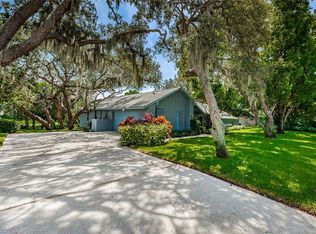 1028 Peninsula Ave, Tarpon Springs, FL 34689
