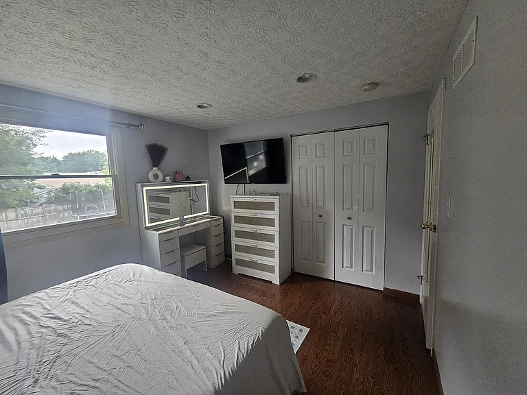3136 Delburn Ave — Photo 34