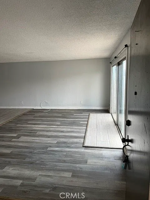 2 bed, 1025 sqft, $2,400 — Photo 2