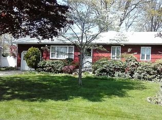 204 Wyandanch Rd, Sayville, NY 11782