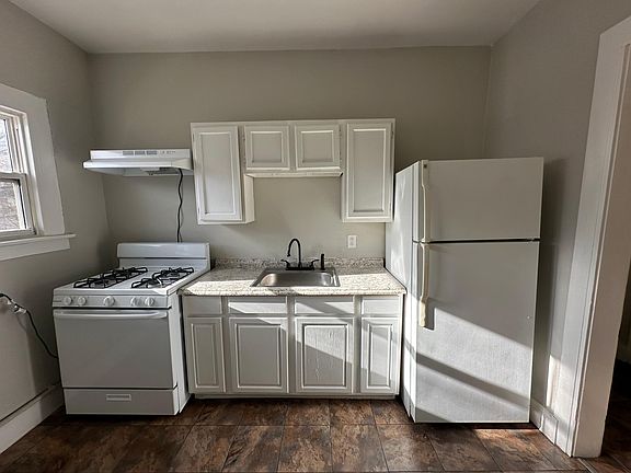4th image of 268 Sherman Ave APT A4