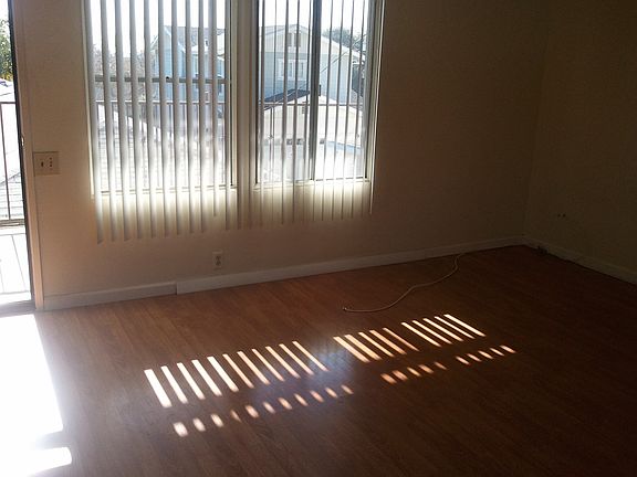 4th image of 305 E Colorado Blvd APT 7