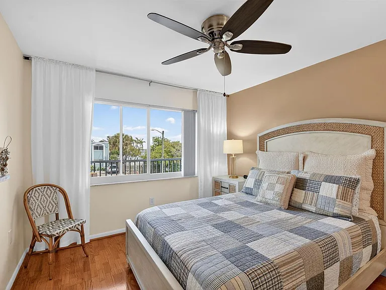 1502 S Lakeside Dr #214 — Photo 19