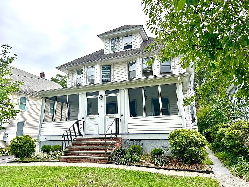 22 Gates Ave