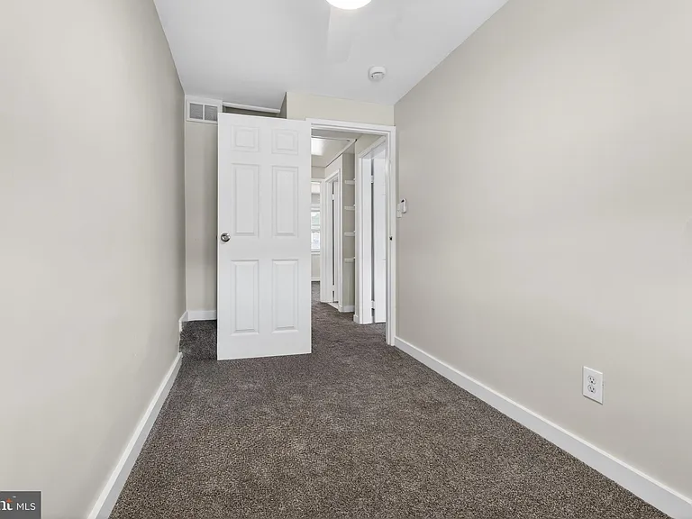 7860 Saint Claire Ln — Photo 22