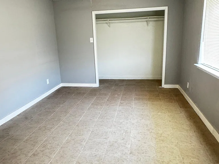 5410 Brookhollow Dr — Photo 5