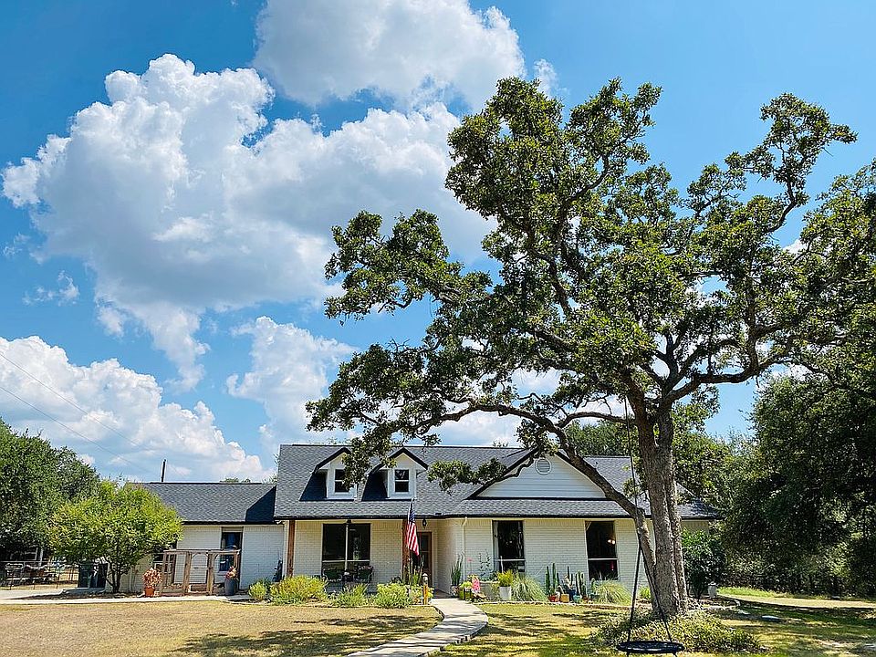 1st image of 120 Oak Springs Dr
