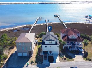 228 Tecumseh Ln, Mary Esther, FL 32569