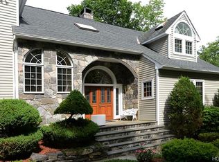 30 Enrico Ct, Carmel, NY 10512