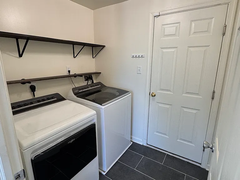 1116 Goddard Way — Photo 6