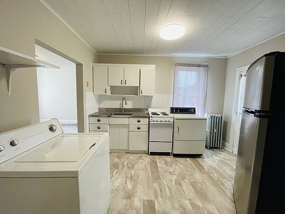 4th image of 436 W Market St Floor 2