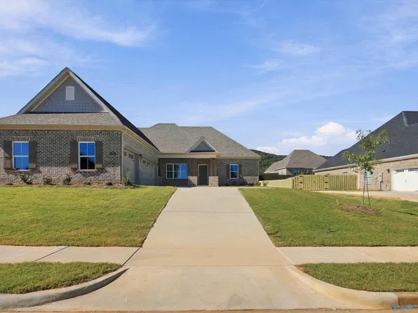 7634 Shaun Leslie Cir SE, Owens Cross Roads, AL 35763