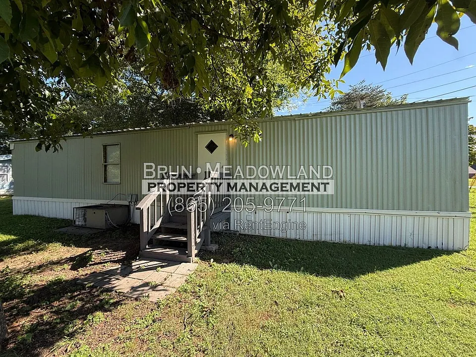 104 Eakins Dr