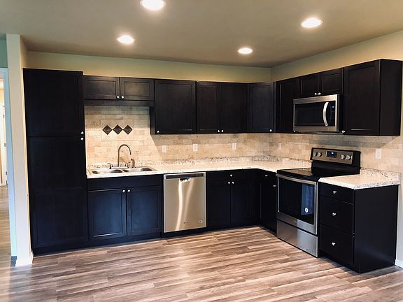 3rd image of 338 E Formosa Blvd