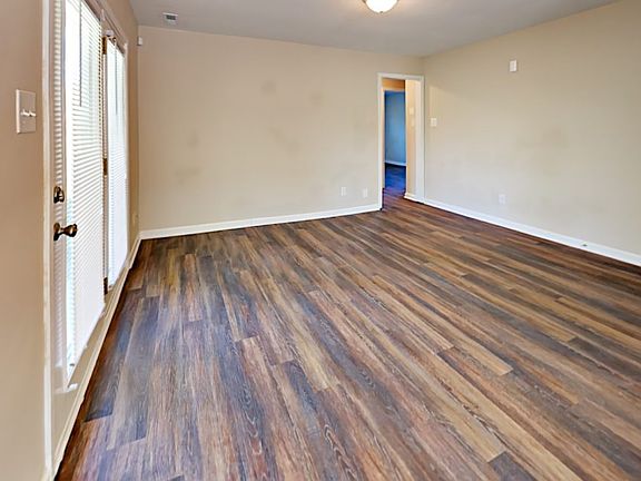 3rd image of 8816 Windsong Dr