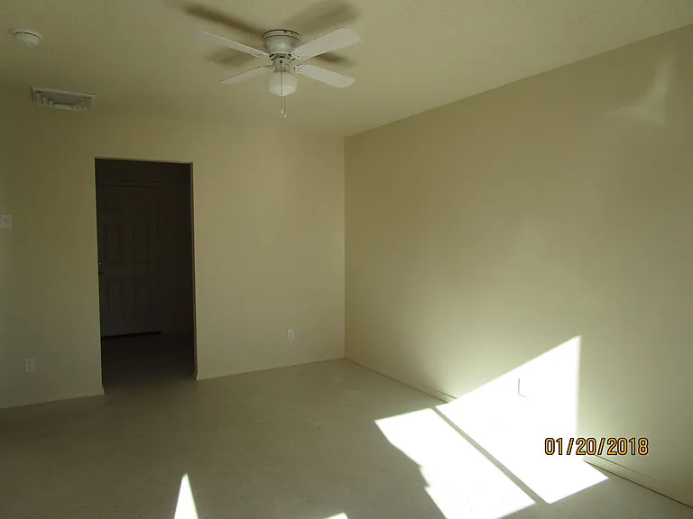 1020 Madeira Dr SE — Photo 3