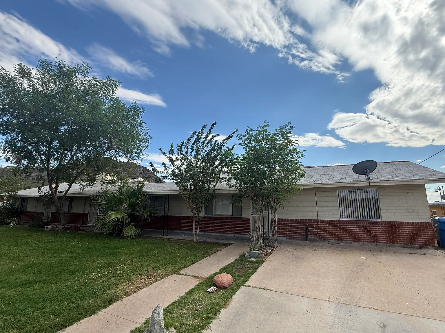 2 bed, 900 sqft, $895 — Photo 2