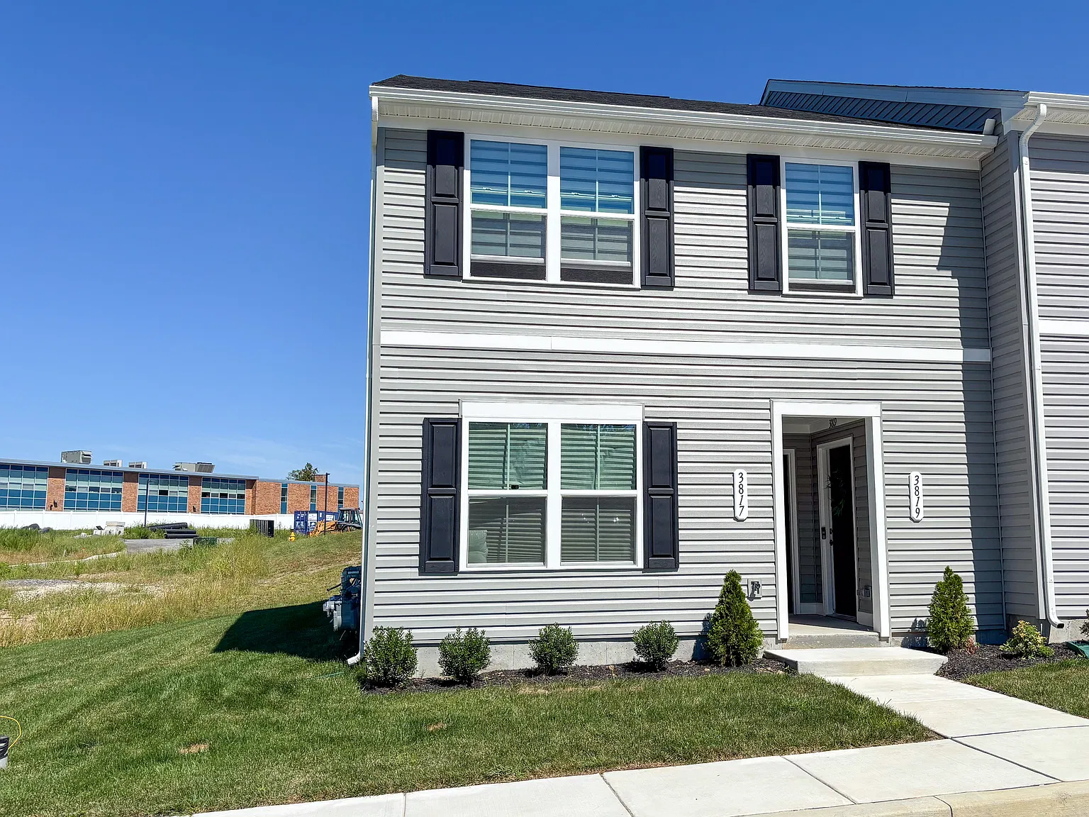 2 bed, 1111 sqft, $1,950 — Photo 1