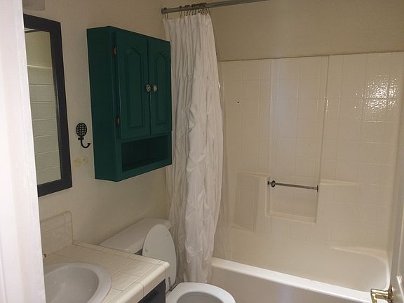 Second bathroom 