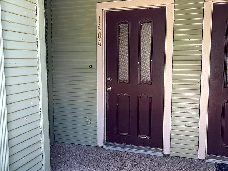 1404 Andra Ln — Photo 1