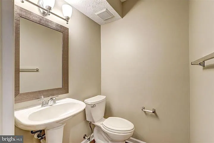 9306 Vanguard Ct — Photo 9