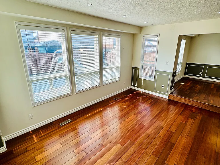 52 Moffatt Ave — Photo 11